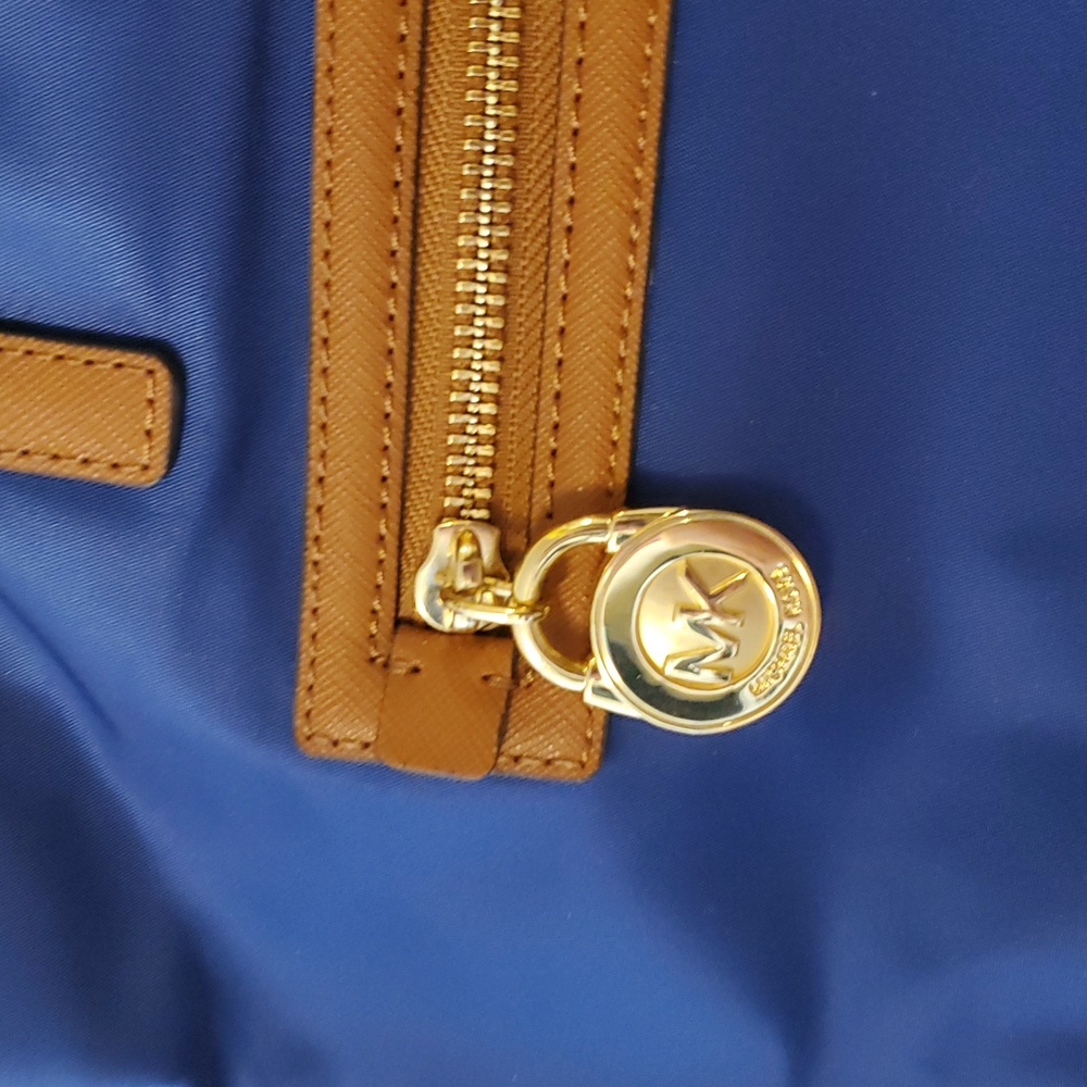 Michael Kors Jet Set Royal Blue Nylon Tote with Tan Leather Trim - Picture 4 of 8